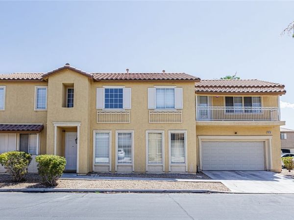 8018 RETRIEVER Avenue , Las Vegas, NV 89147