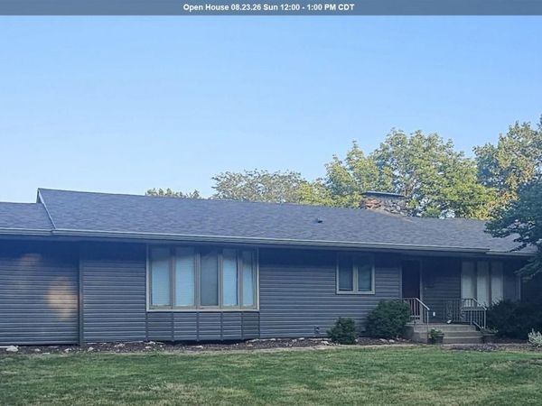 4412 MANOR CIR, Sioux City, IA 51104