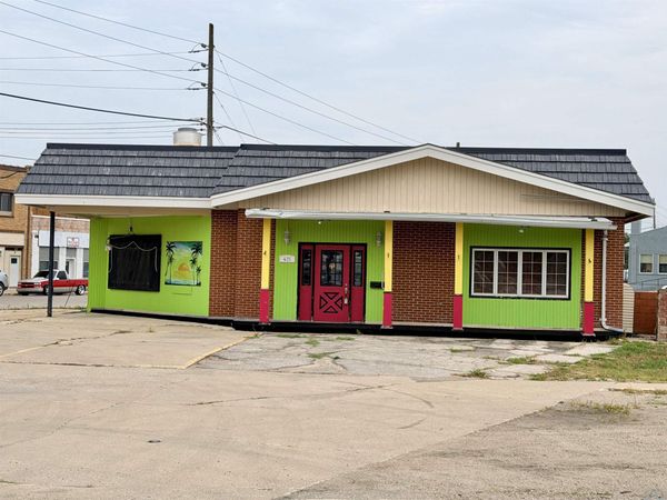 435 Lake Ave, Storm Lake, IA 50588