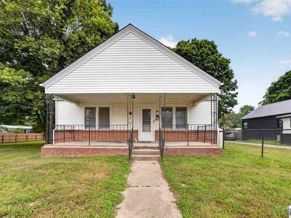 240 E Indiana Avenue, Bloomfield, IN 47424