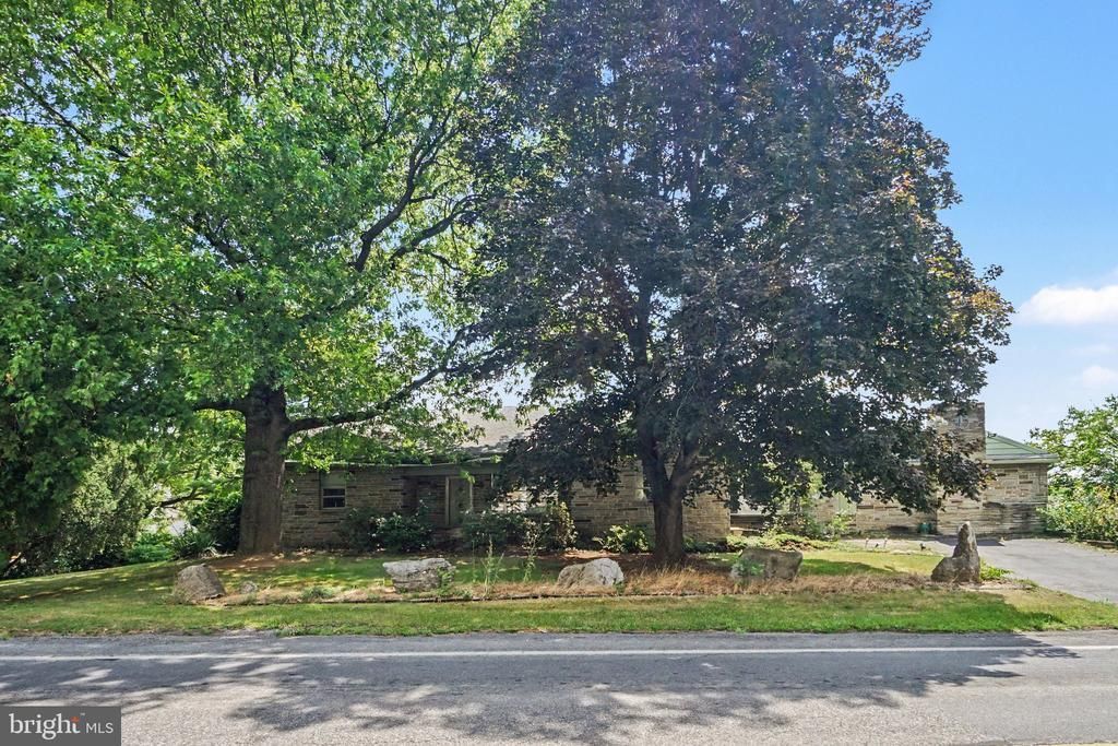 1042 MERCERSBURG ROAD, SAINT THOMAS, PA 17252