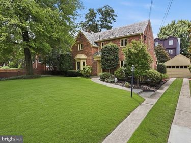 2620 FORT SCOTT DRIVE, ARLINGTON, VA 22202