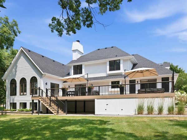 W307N2873 Fieldwood DRIVE, Pewaukee, WI 53072