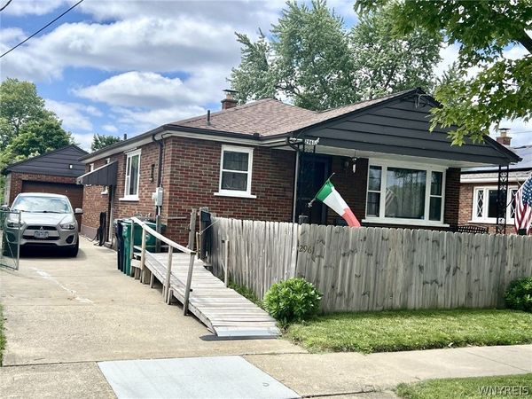 2961 North Avenue , Niagara Falls, NY 14305