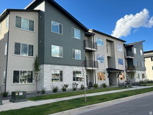 333 E VOLUNTEER S, Unit 10-201, Spanish Fork, UT 84660
