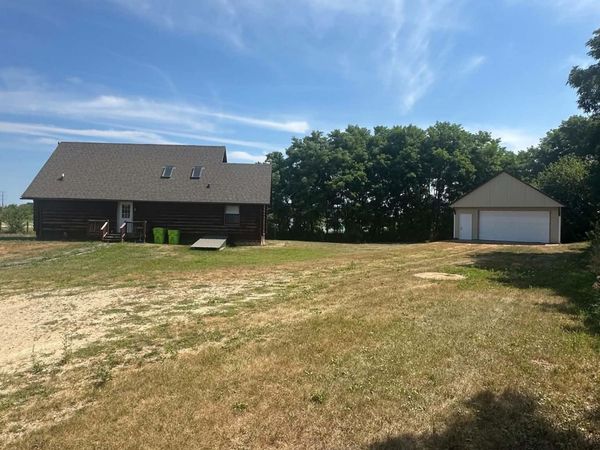 400 Haugen Road, Edgerton, WI 53534