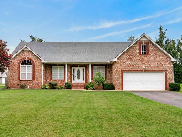 513 N Russell St , Portland, TN 37148