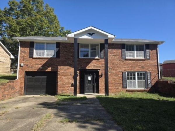 803 Margret Dr , Clarksville, TN 37042