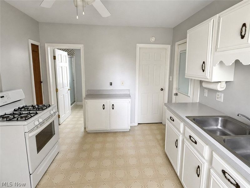 7602 Wentworth Avenue , Cleveland, OH 44102 Photo 19