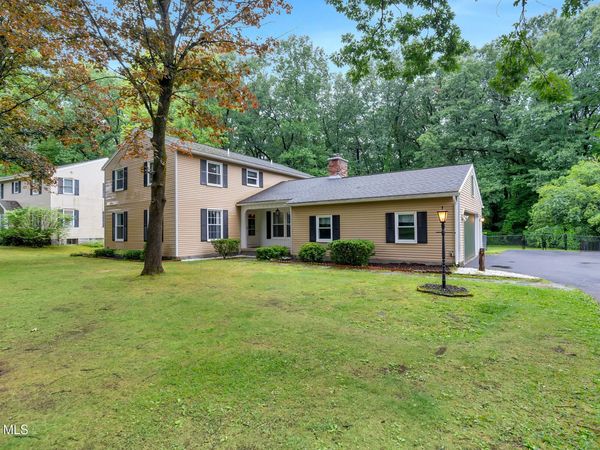 47 Canterbury Road, Clifton Park, NY 12065