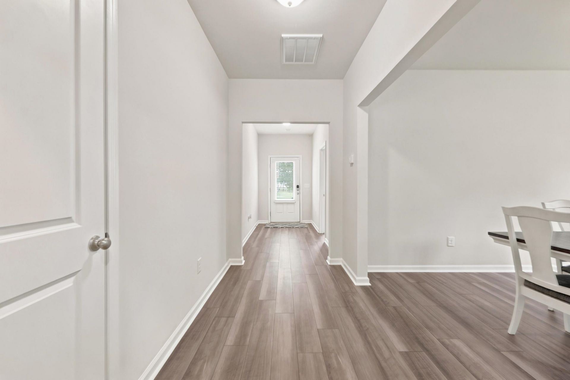 1250 Boswell Ct. Photo 10