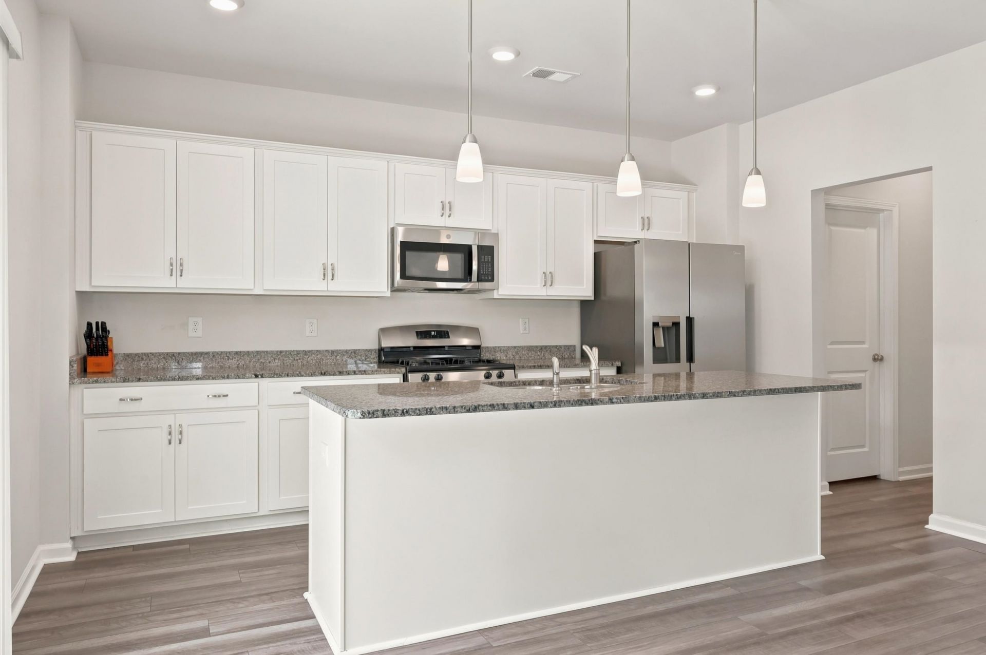 1250 Boswell Ct. Photo 17