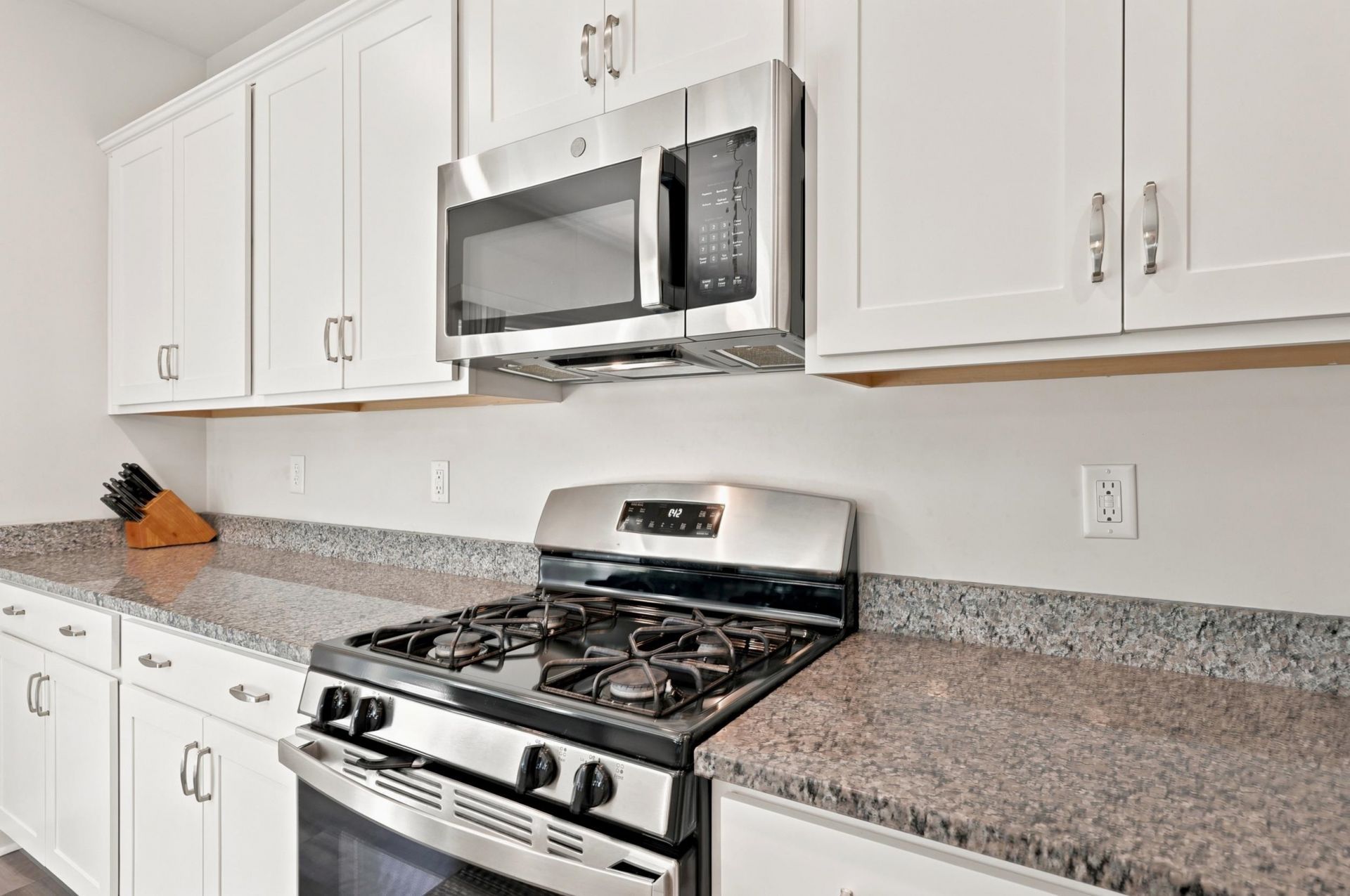 1250 Boswell Ct. Photo 19