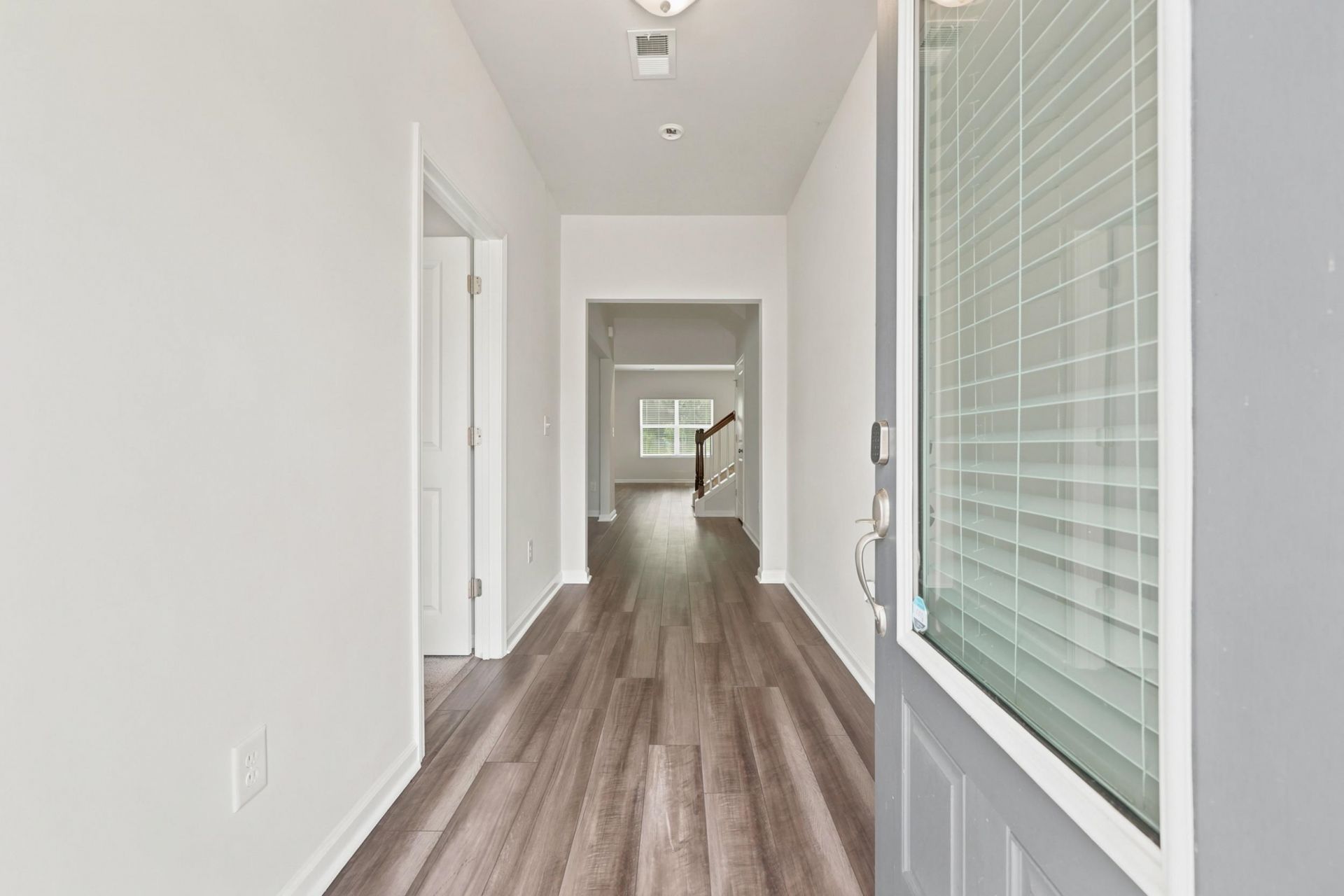 1250 Boswell Ct. Photo 4