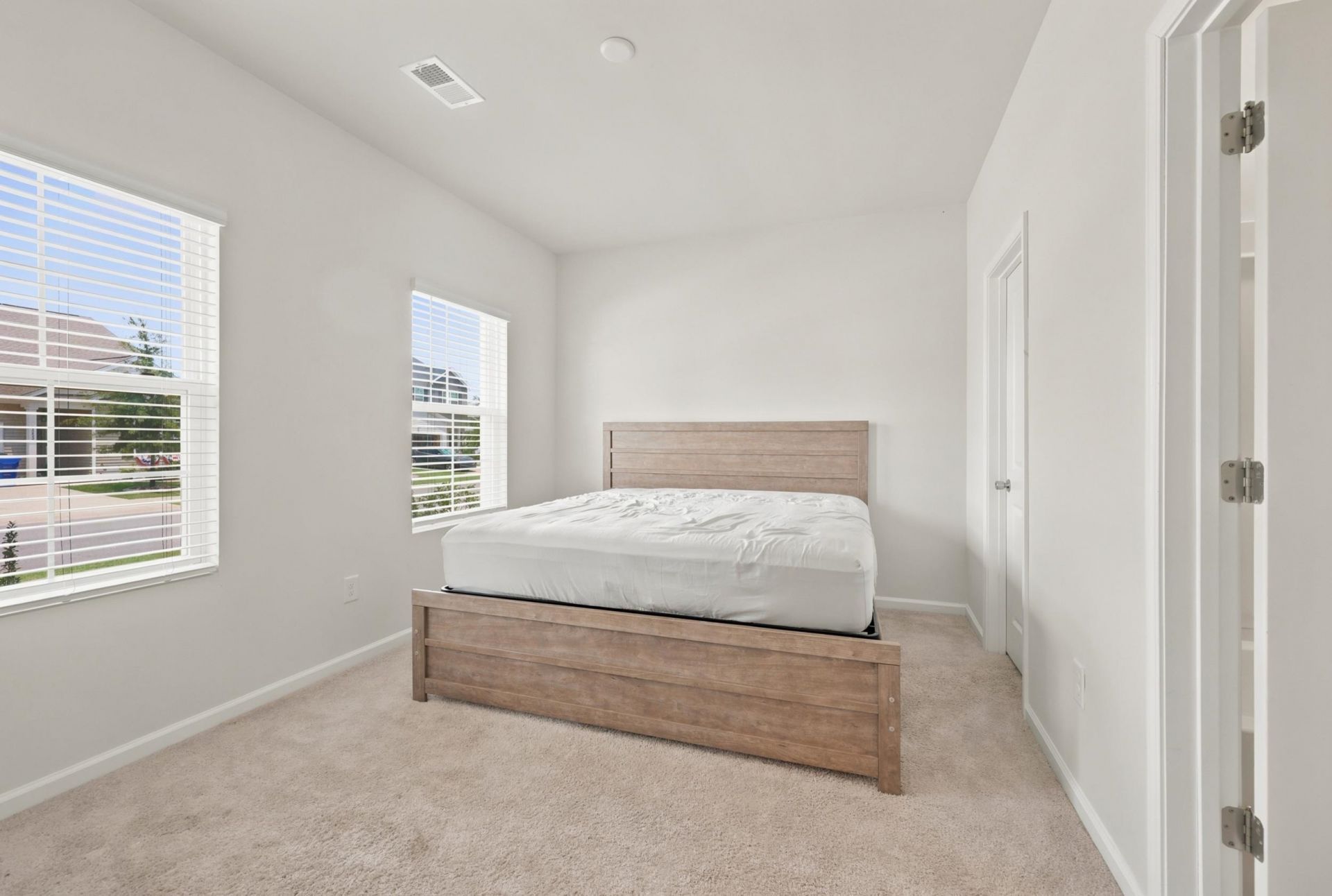 1250 Boswell Ct. Photo 6