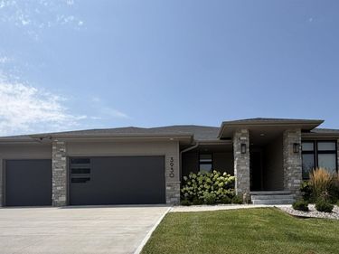 3930 S 213 Avenue, Elkhorn, NE 68022