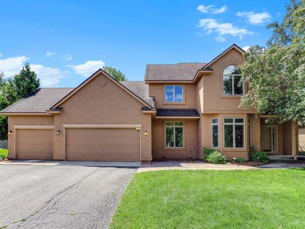 2413 Bridle Creek Trail, Chanhassen, MN 55317
