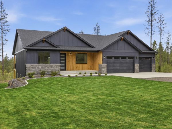 6703 E Elk Chattaroy Rd, Chattaroy, WA 99003