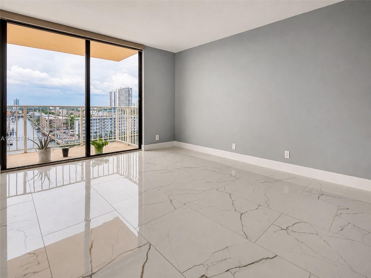 290 174th St, Unit 1005, Sunny Isles Beach, FL 33160 Photo