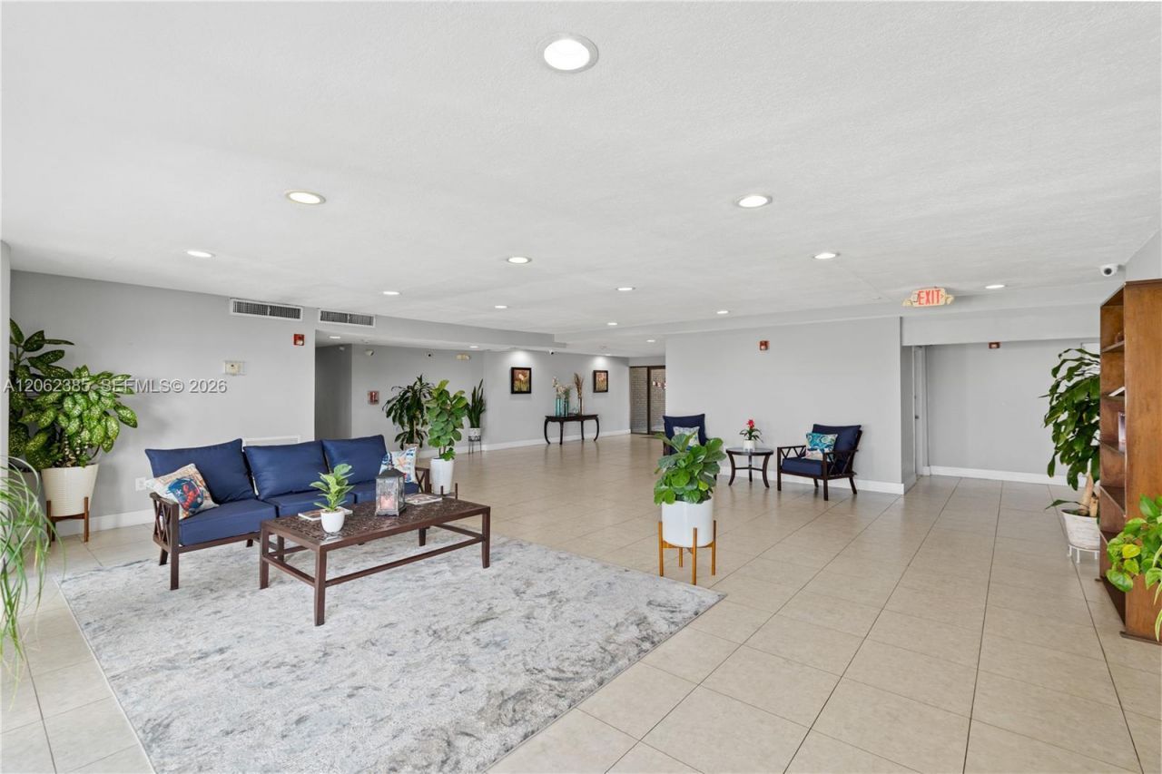 1880 S Treasure Dr , Unit 3D, North Bay Village, FL 33141 Photo