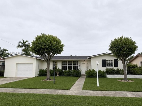 5001 SW 87th Pl, Unit 1, Miami, FL 33165