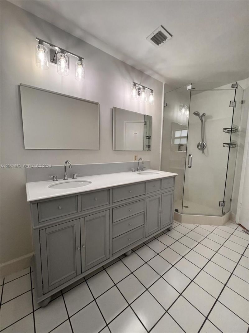 5001 SW 87th Pl, Unit 1, Miami, FL 33165 Photo