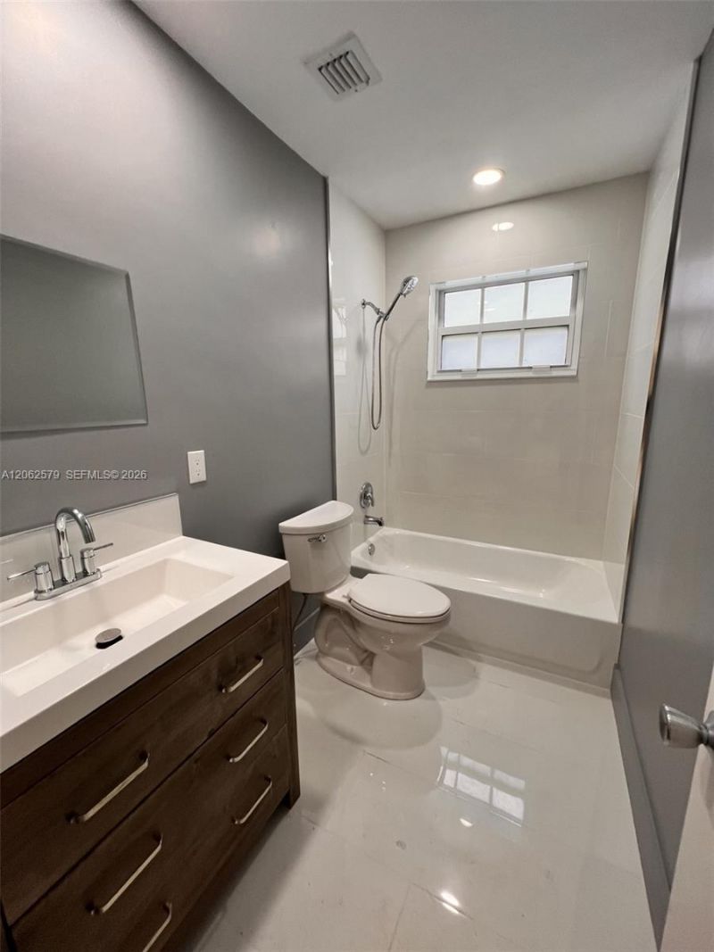 5001 SW 87th Pl, Unit 1, Miami, FL 33165 Photo