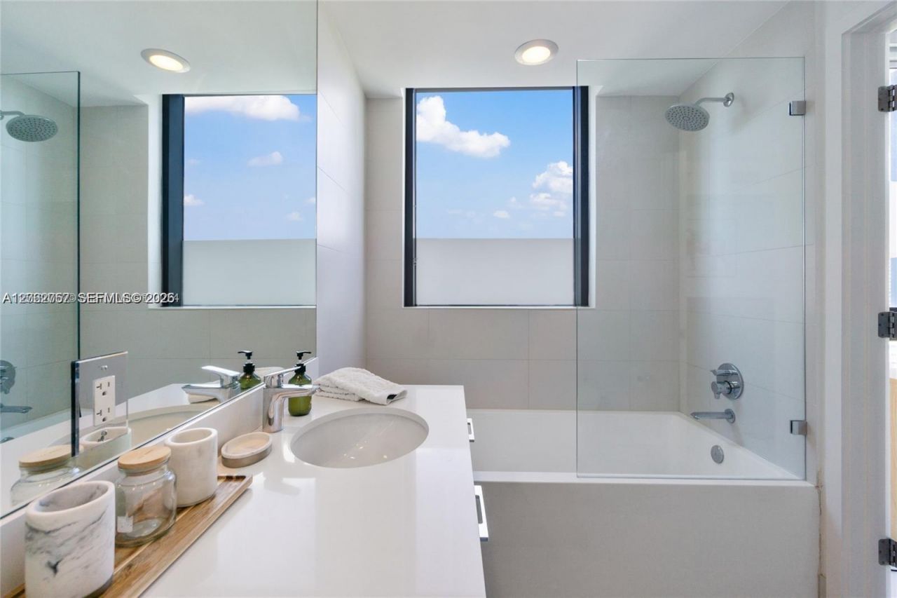 501 NE 31st St, Unit 2109, Miami, FL 33137 Photo