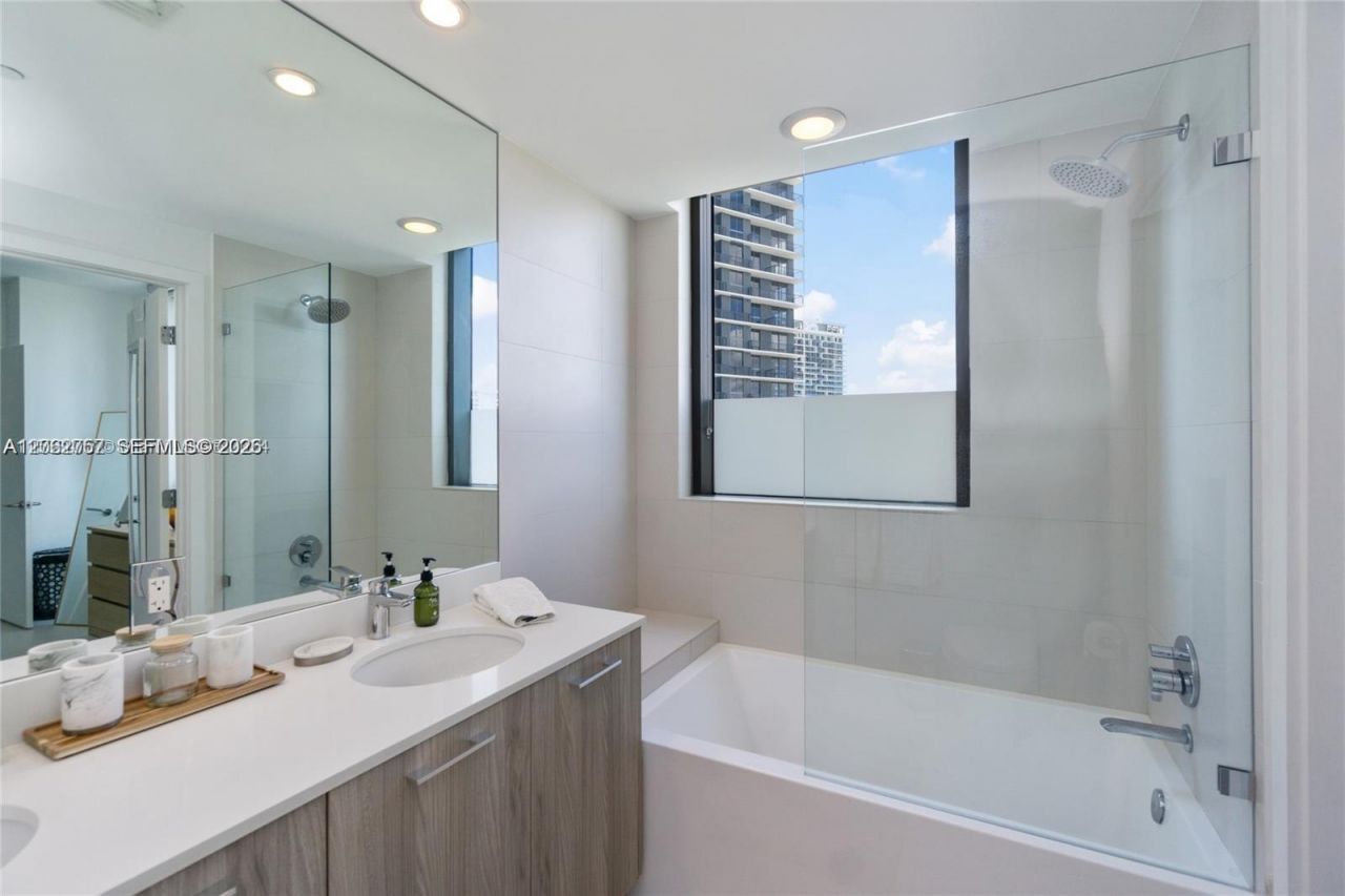 501 NE 31st St, Unit 2109, Miami, FL 33137 Photo