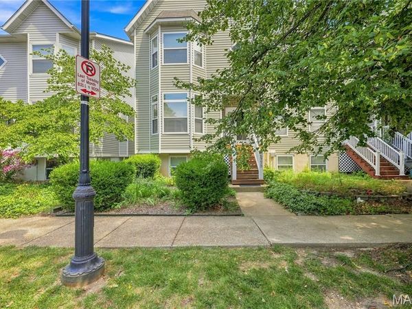 5773 Kingsbury Place, St Louis, MO 63112