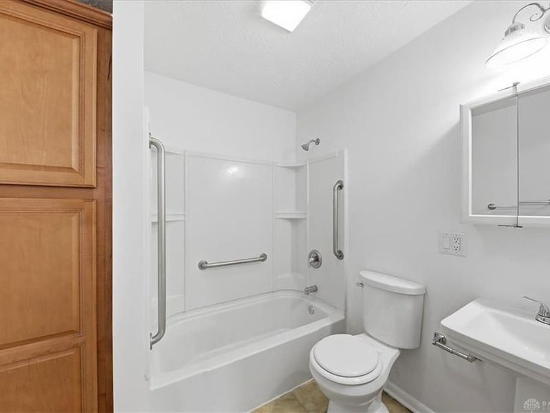4420 Engleka Court, Trotwood, OH 45417 Photo 11