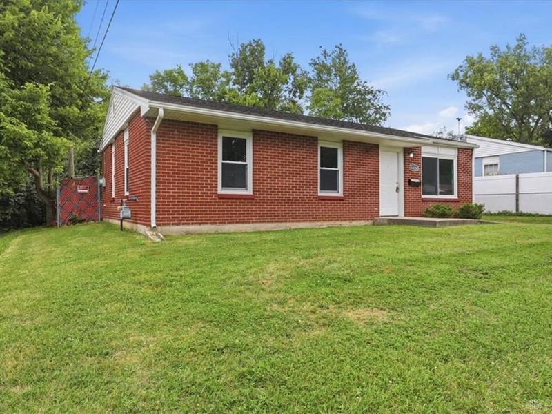 4420 Engleka Court, Trotwood, OH 45417 Photo 3