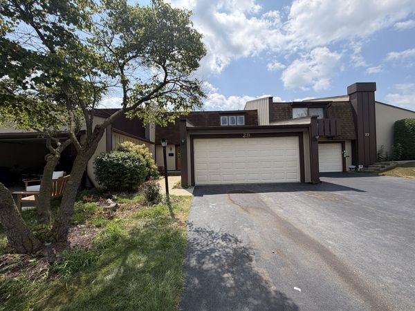29 Westwood Court , Indian Head Park, IL 60525