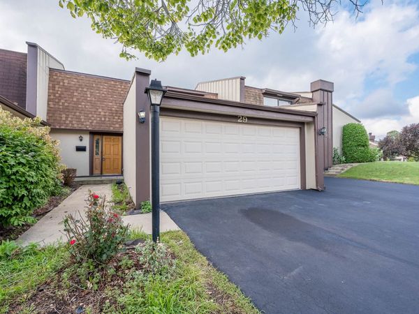 29 Westwood Court, Indian Head Park, IL 60525
