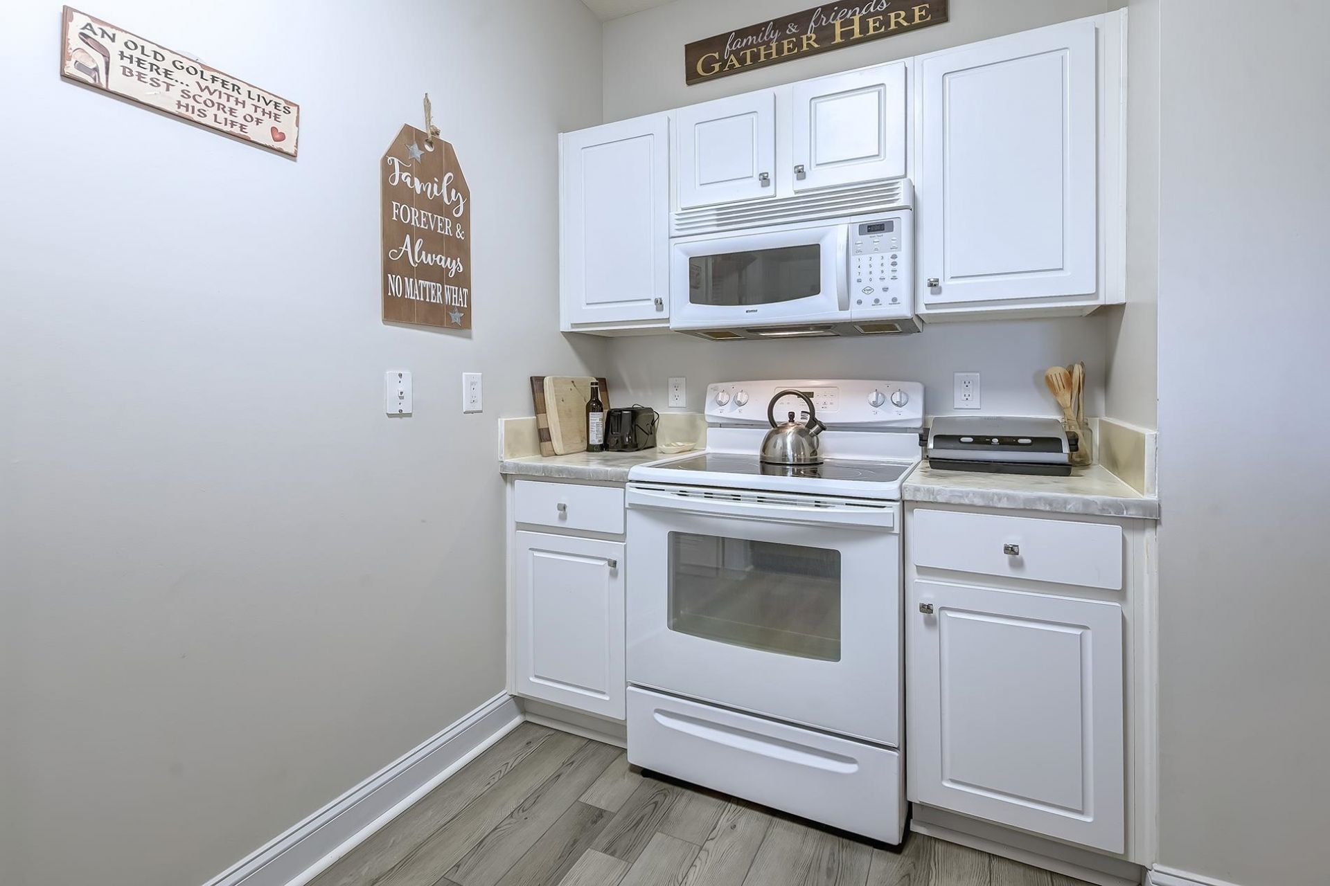 6010 Windsor Green Way Photo 11
