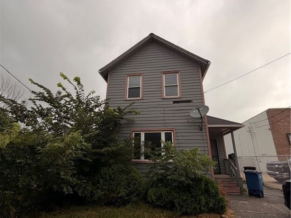7813 Harvard Avenue , Cleveland, OH 44105