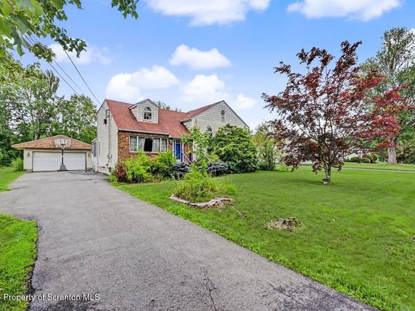 109 Larkspur Road , Roaring Brook Twp, PA 18444
