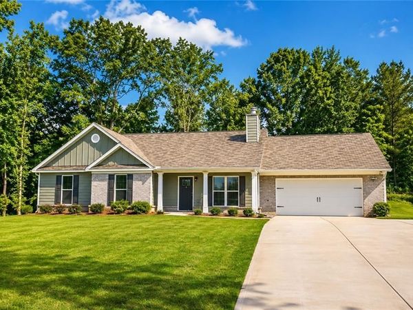1374 Hardigree Road , Winder, GA 30680