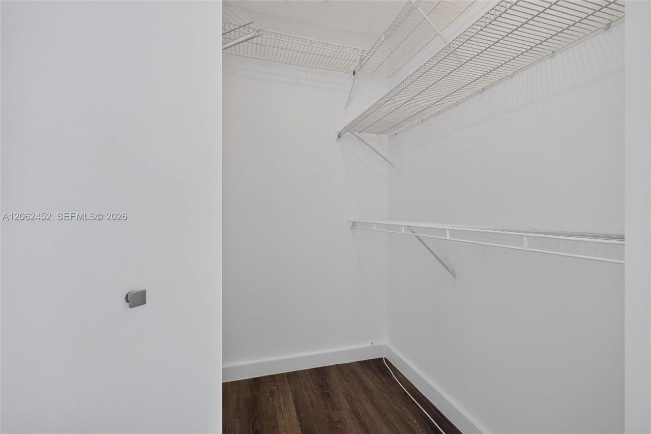 9429 Fontainebleau Blvd, Unit 201-33, Miami, FL 33172 Photo