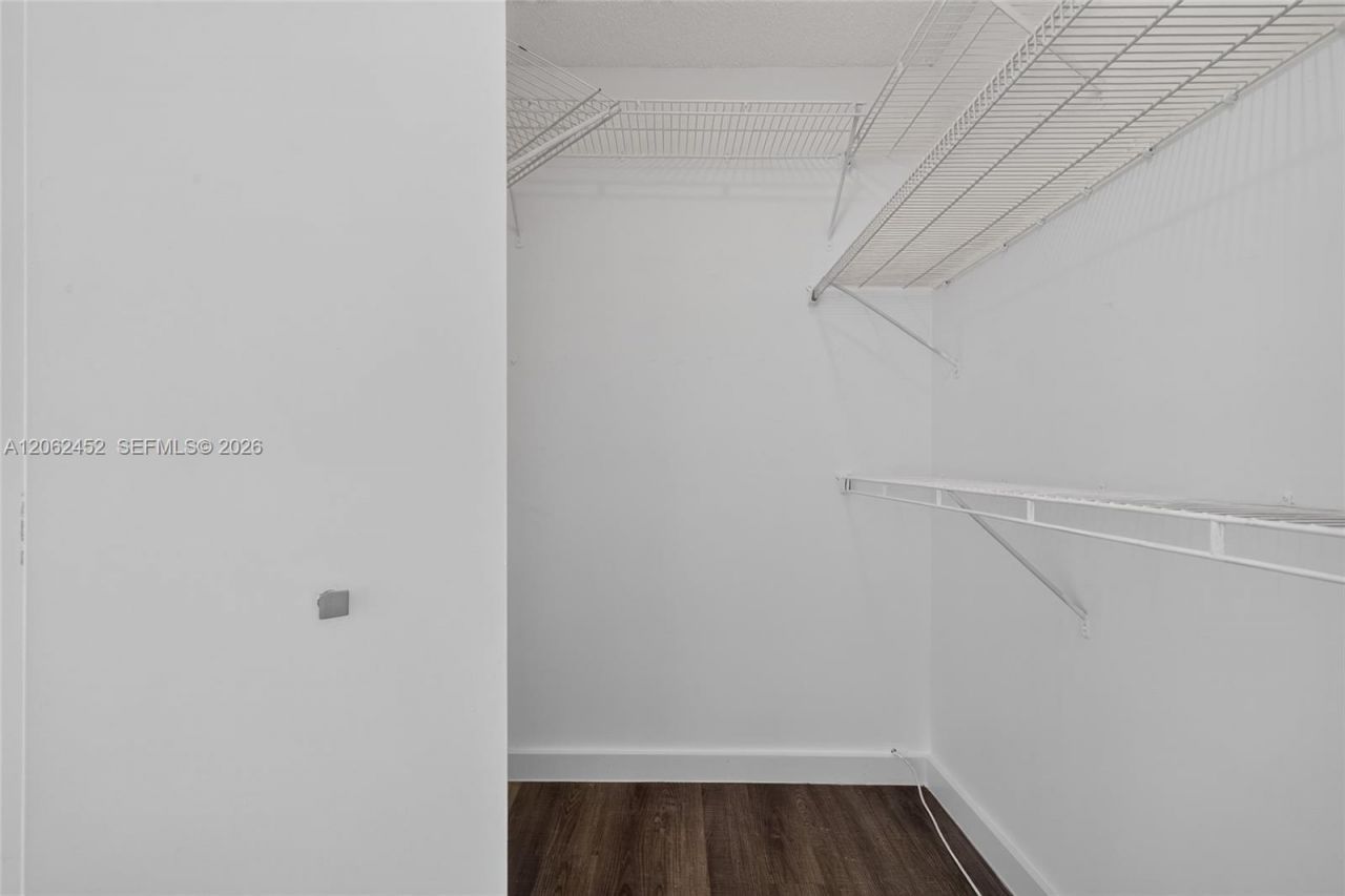 9429 Fontainebleau Blvd, Unit 201-33, Miami, FL 33172 Photo