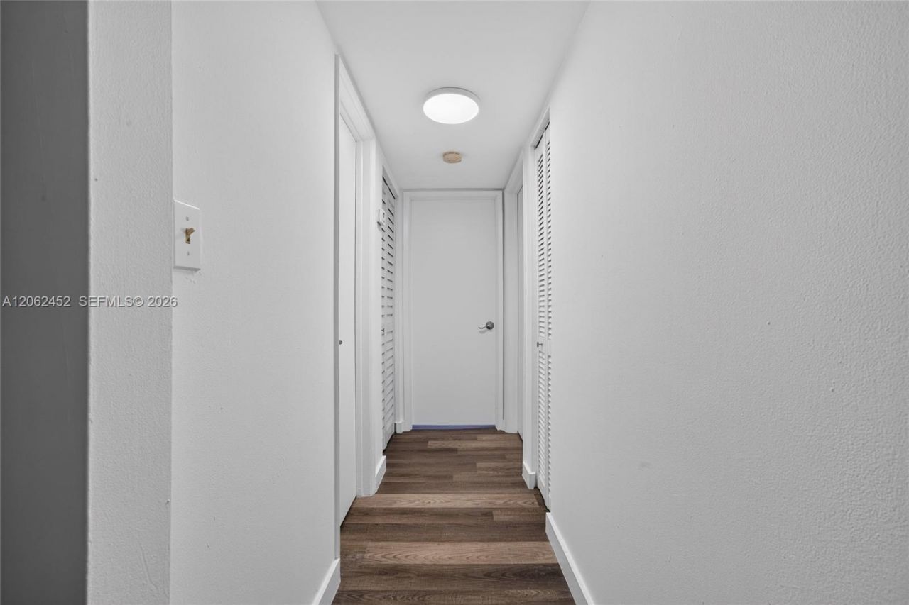 9429 Fontainebleau Blvd, Unit 201-33, Miami, FL 33172 Photo