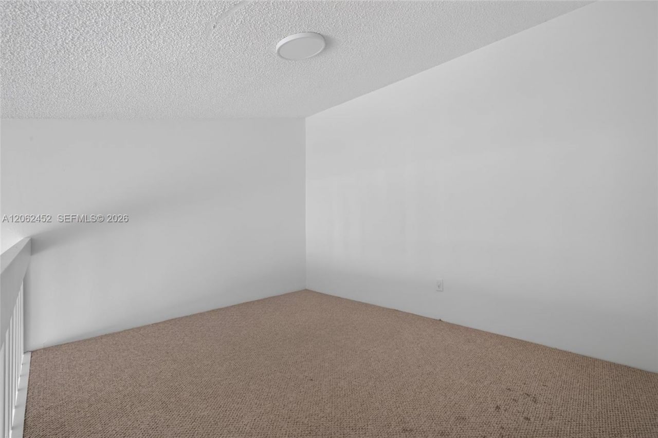 9429 Fontainebleau Blvd, Unit 201-33, Miami, FL 33172 Photo