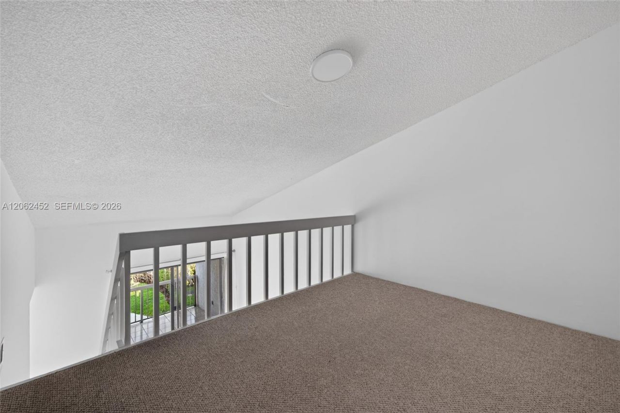 9429 Fontainebleau Blvd, Unit 201-33, Miami, FL 33172 Photo