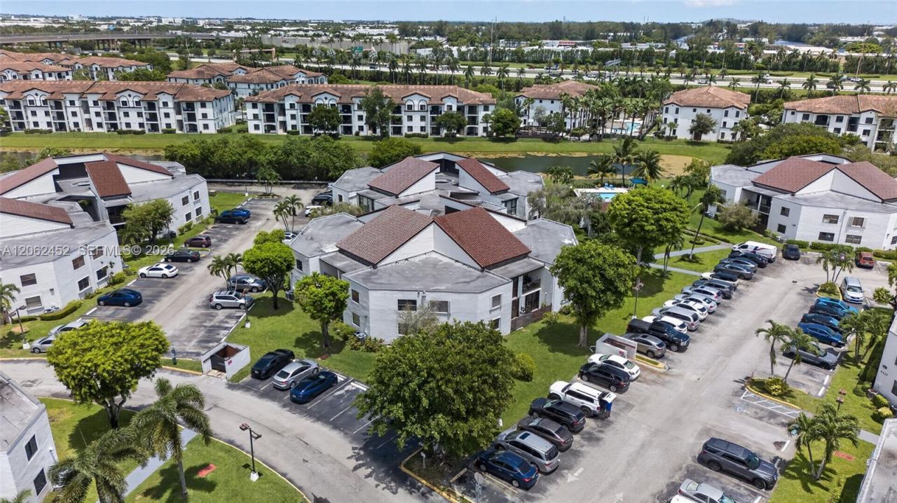 9429 Fontainebleau Blvd, Unit 201-33, Miami, FL 33172 Photo
