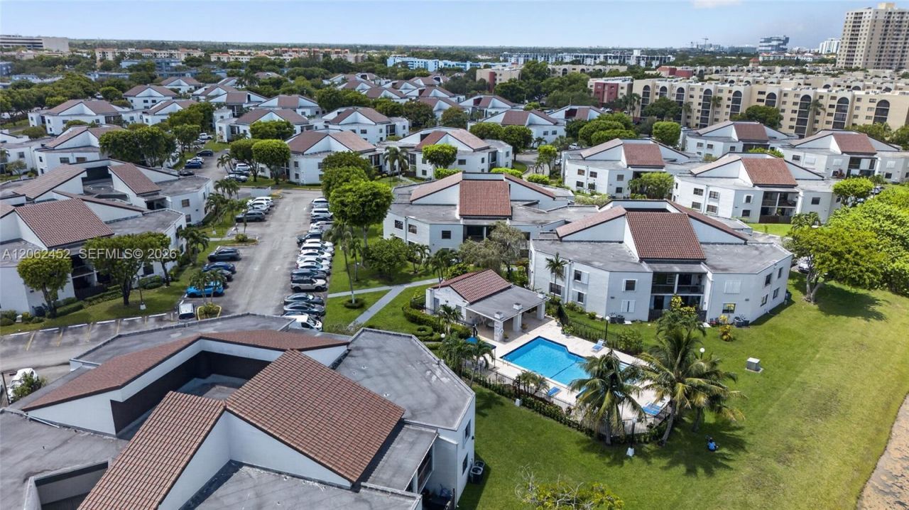 9429 Fontainebleau Blvd, Unit 201-33, Miami, FL 33172 Photo