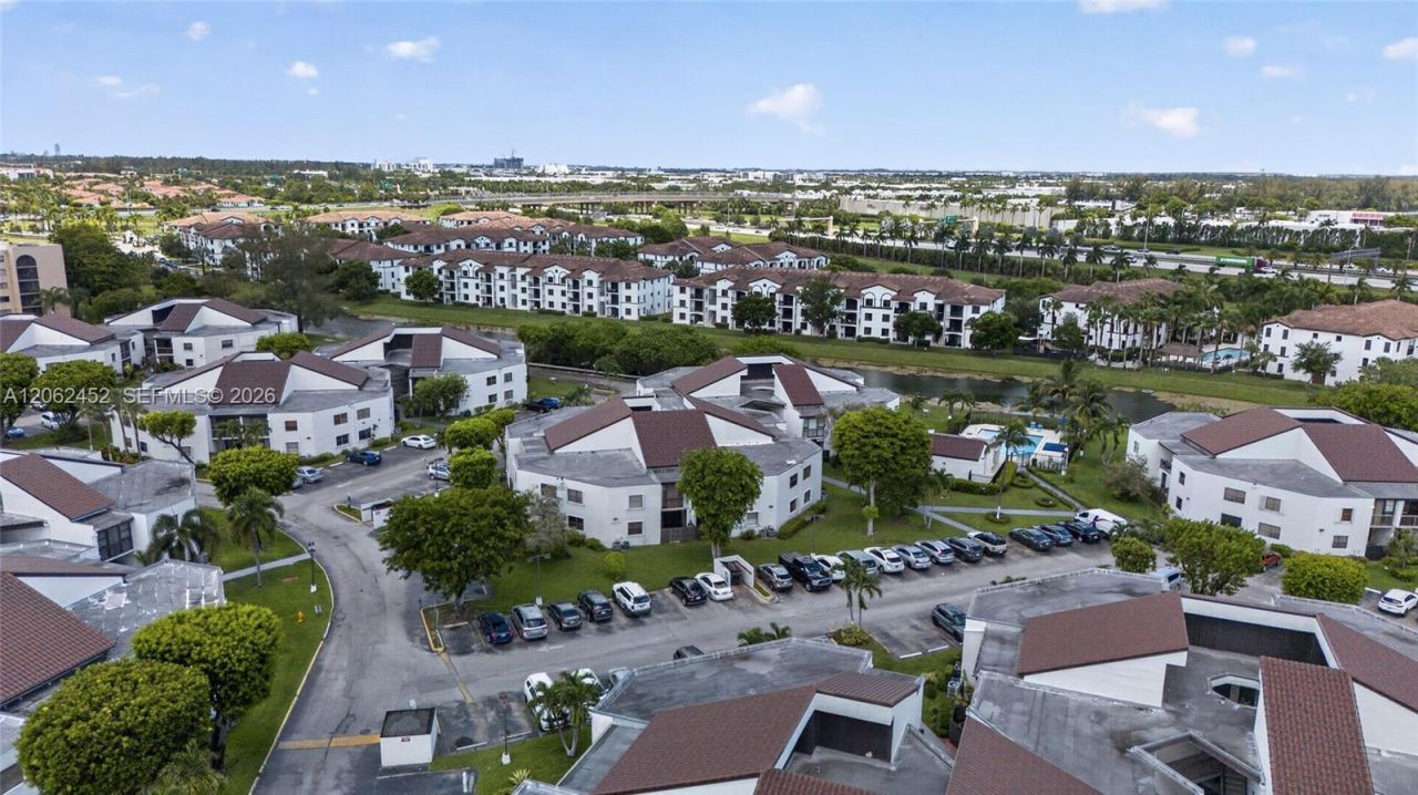 9429 Fontainebleau Blvd, Unit 201-33, Miami, FL 33172 Photo