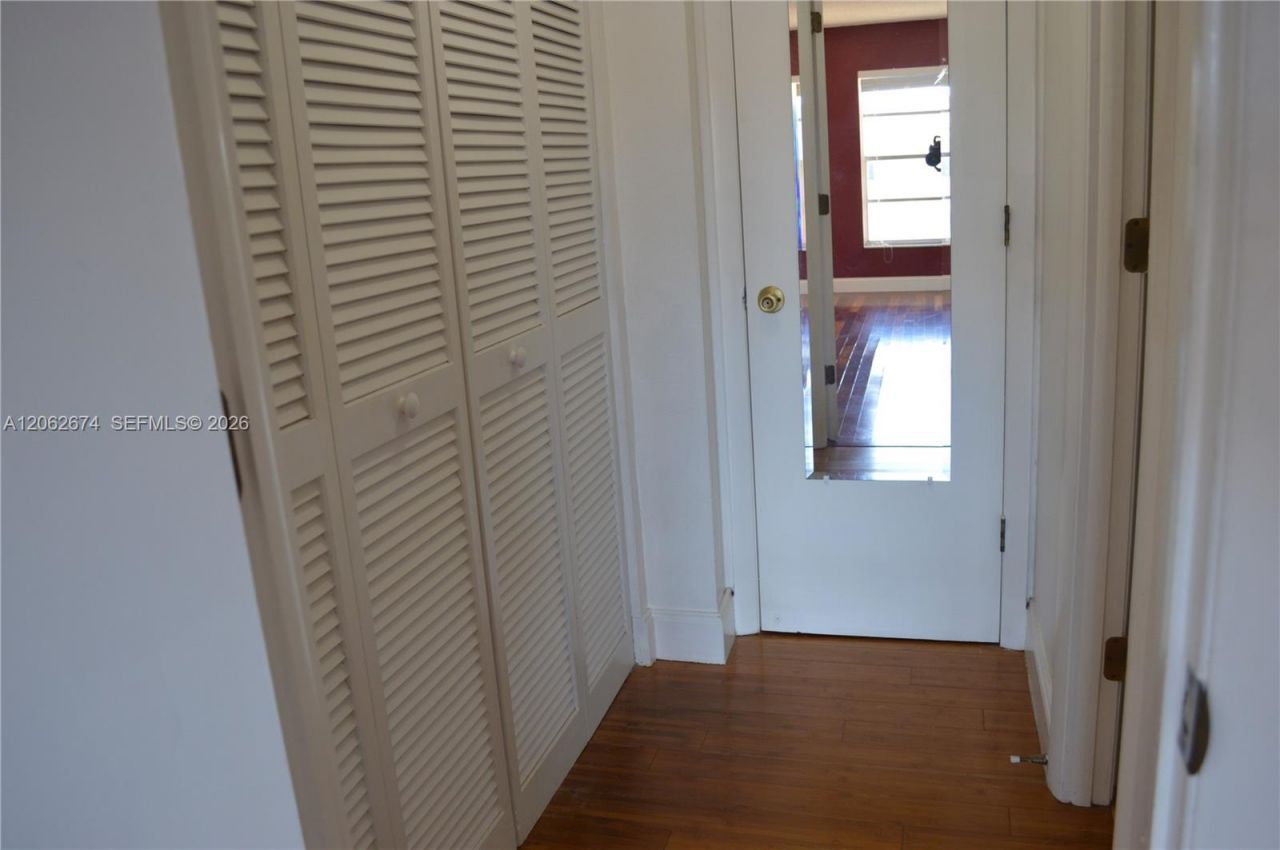9320 Fontainebleau Blvd, Unit 609, Miami, FL 33172 Photo