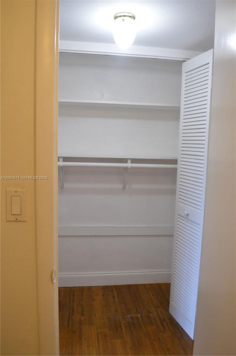 9320 Fontainebleau Blvd, Unit 609, Miami, FL 33172 Photo