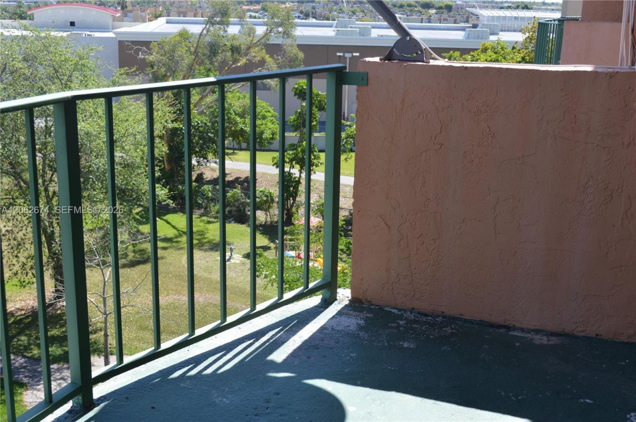 9320 Fontainebleau Blvd, Unit 609, Miami, FL 33172 Photo