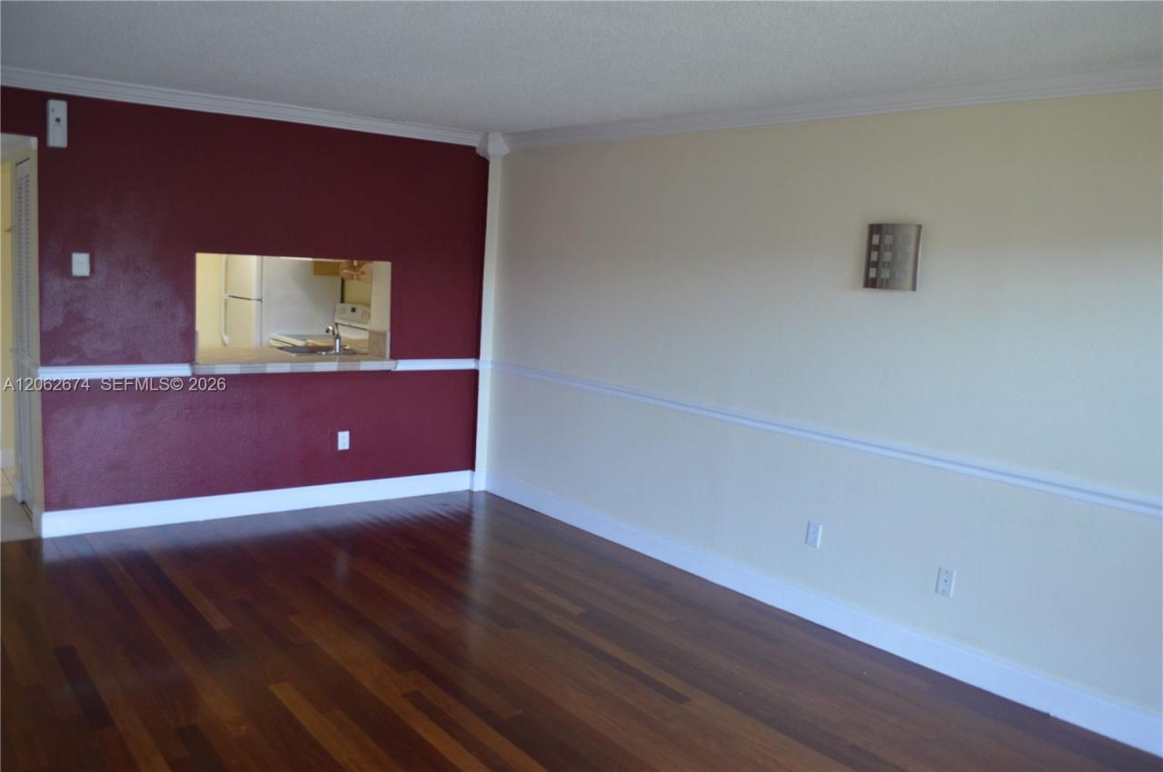 9320 Fontainebleau Blvd, Unit 609, Miami, FL 33172 Photo
